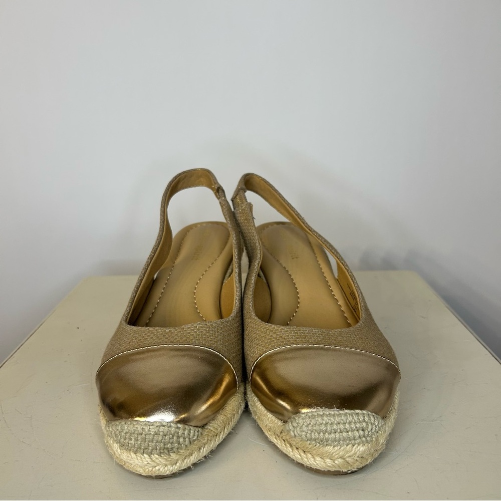 Easy Spirit Metallic Gold Margie Platform Wedge Slingbacks, Size 7 - Picture 3 of 6